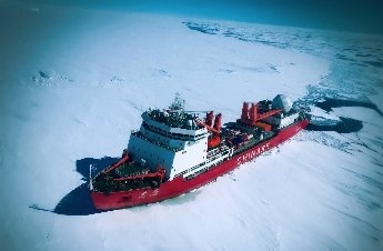Xitoy muzyorar kemasi Antarktida muzlarida tiqilib qoldi