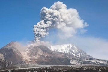 Kamchatkadagi Shiveluch vulqonidan 9 kilometr balandlikka kul sochildi